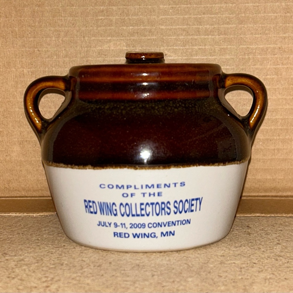 Red Wing Pottery Collectors Society 2009 Commemorative MINI bean pot souvenir